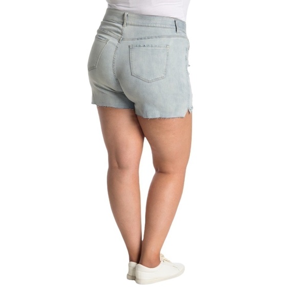 AMERICAN RAG High Rise Distressed Tummy Toner Light Wash Denim Shorts 14W NEW - Picture 2 of 8